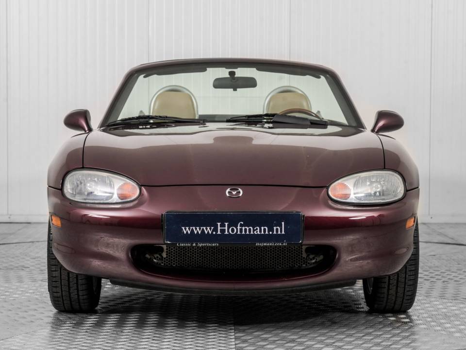 Image 11/50 of Mazda MX 5 (2000)