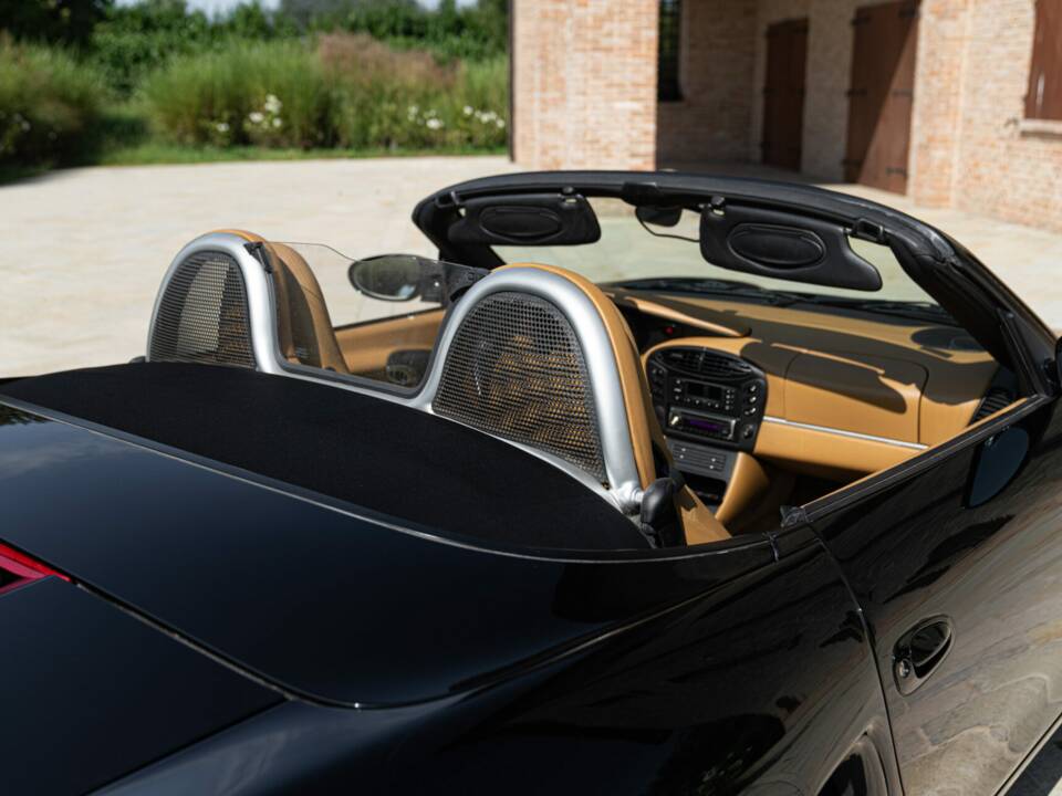 Image 18/50 de Porsche Boxster (2000)