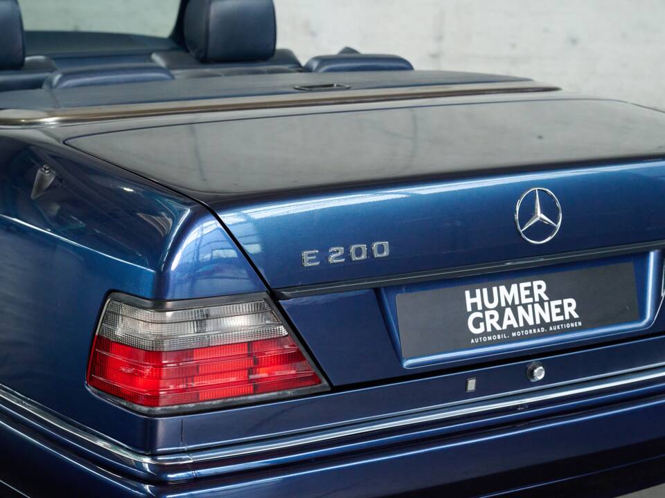 Bild 16/50 von Mercedes-Benz E 200 (1996)