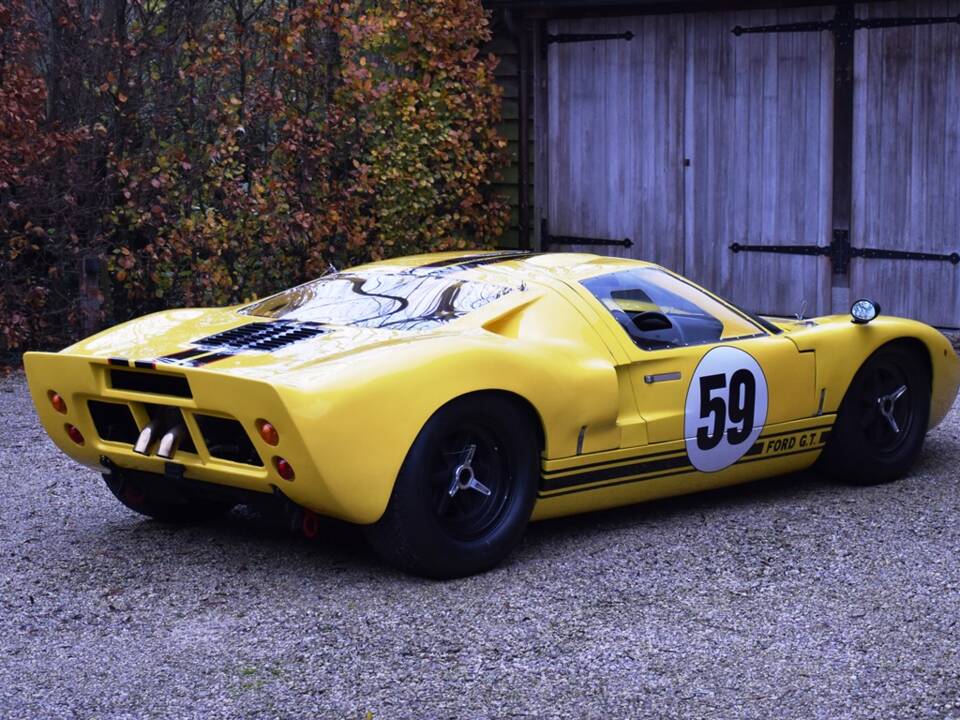 Image 11/31 of Ford GT40 (1965)
