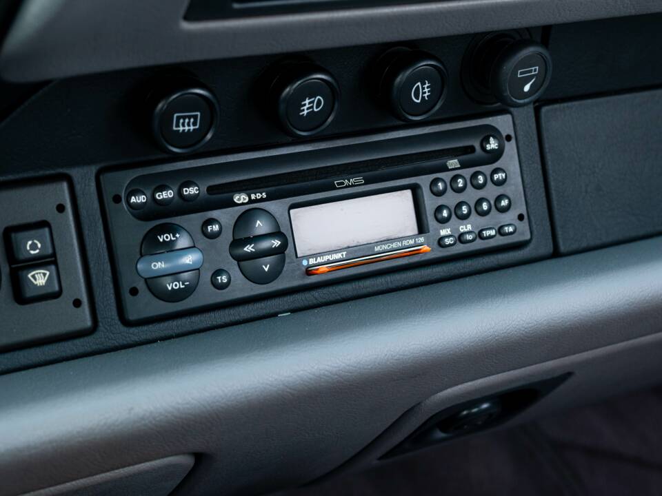 Afbeelding 22/32 van Porsche 911 Carrera (1994)