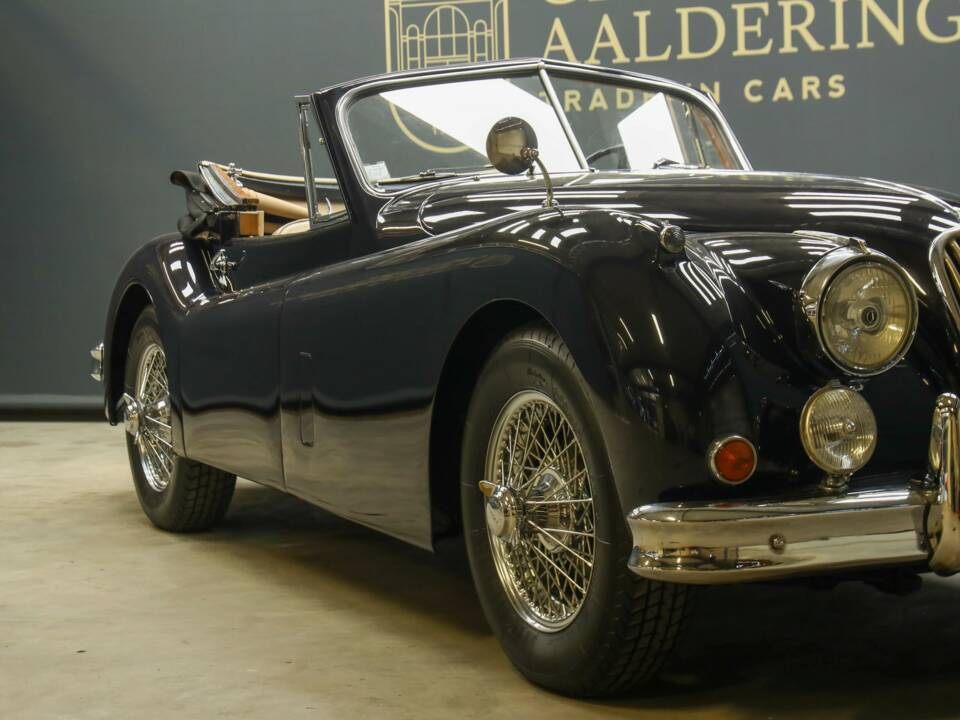 Image 39/50 of Jaguar XK 140 DHC (1955)