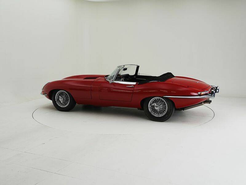 Image 4/15 de Jaguar E-Type "Lightweight" (1963)
