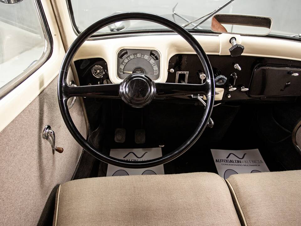Immagine 16/35 di Citroën Traction Avant 11 légère (1955)