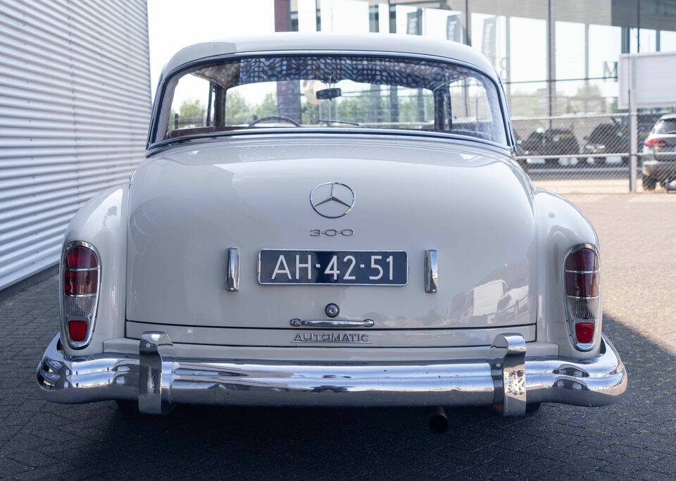 Image 4/8 of Mercedes-Benz 300 d (1961)