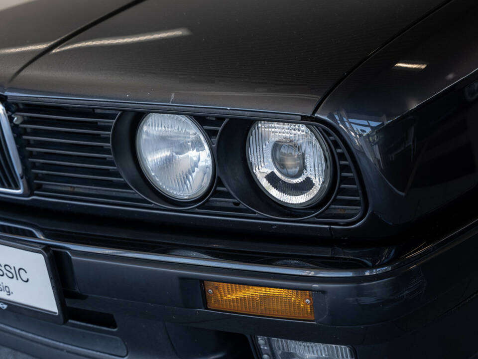 Afbeelding 14/18 van BMW 320i (1992)