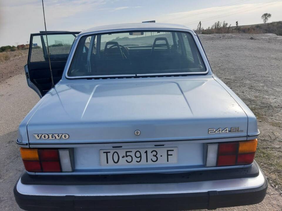Bild 8/8 von Volvo 240 Diesel (1980)