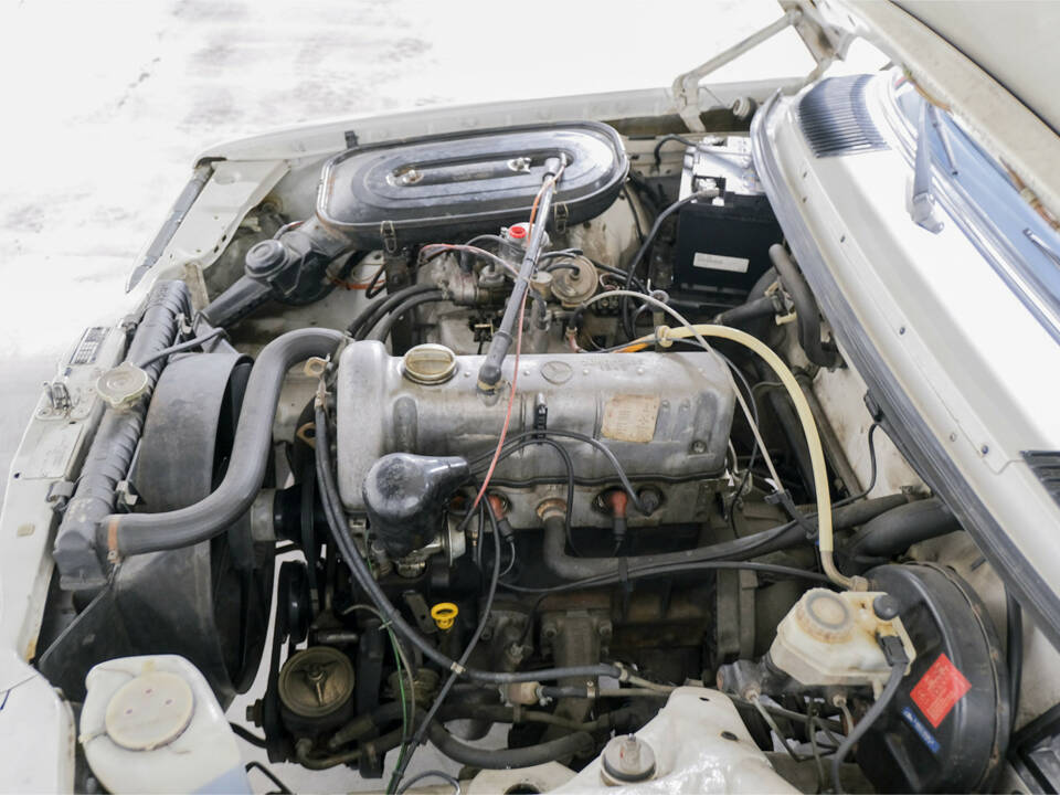 Bild 21/27 von Mercedes-Benz 230 (1977)
