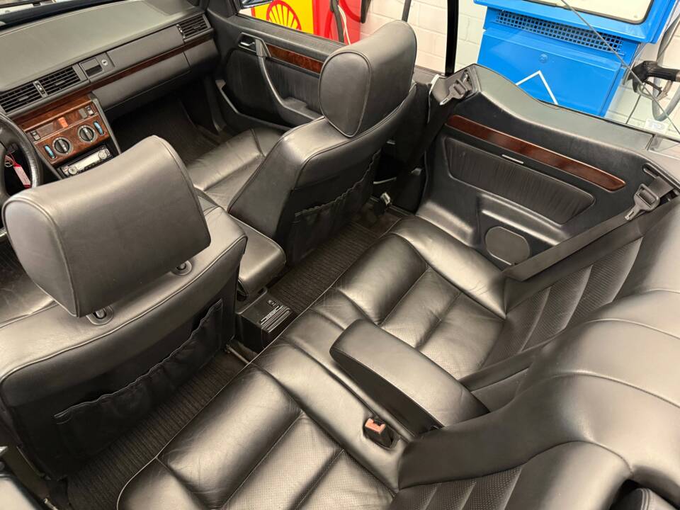 Bild 21/21 von Mercedes-Benz 300 CE-24 (1993)