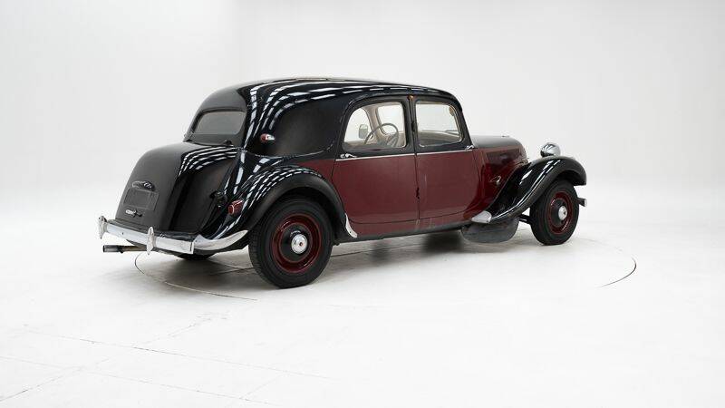 Imagen 2/15 de Citroën Traction Avant 11 BL (1952)