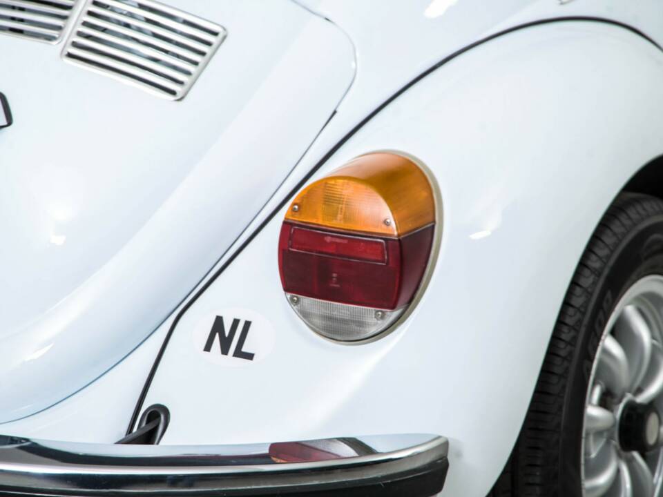 Bild 29/50 von Volkswagen Käfer 1303 LS (1976)