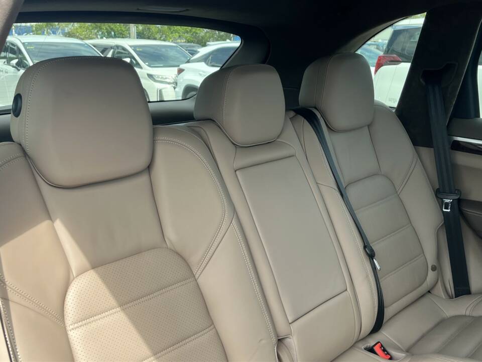 Image 27/51 de Porsche Cayenne Turbo (2011)