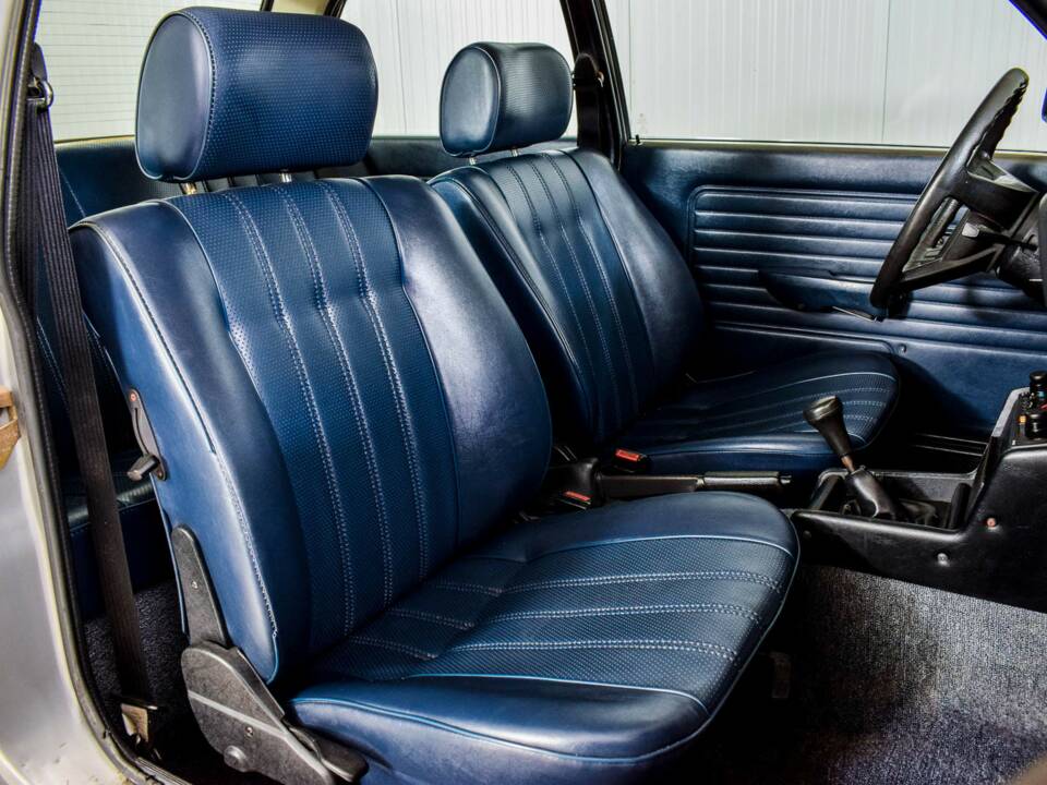 Image 11/50 of BMW 320i (1981)