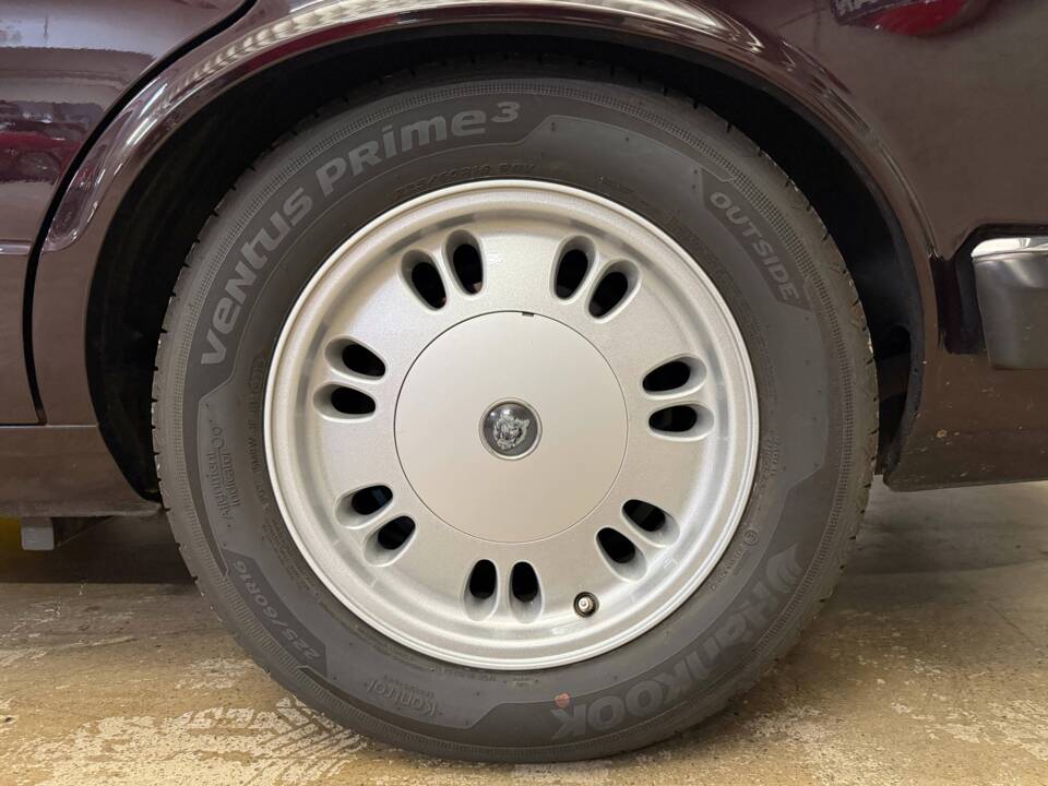 Image 14/21 of Jaguar XJ 6 4.0 Sovereign (1995)