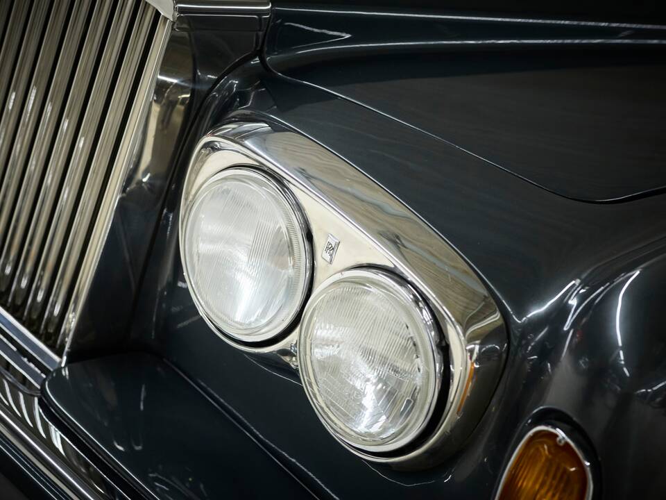 Imagen 51/100 de Rolls-Royce Corniche IV (1995)