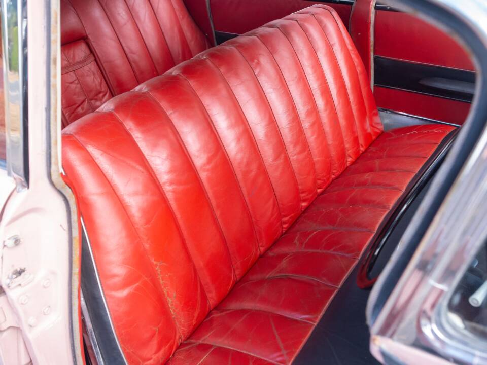 Image 24/50 of Vauxhall Cresta (1958)