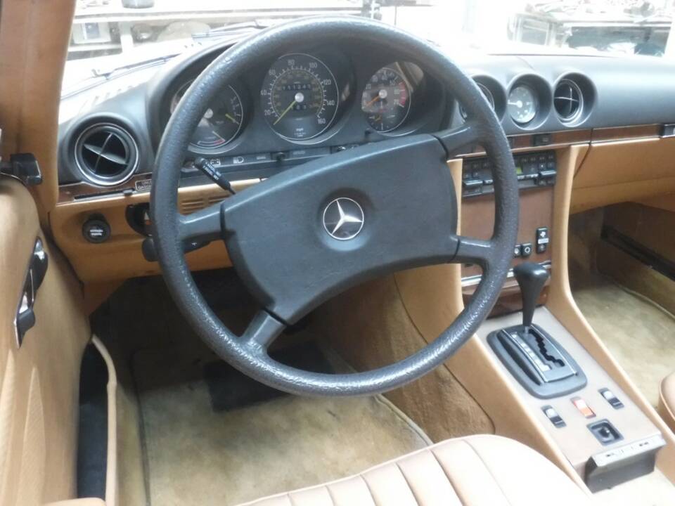 Imagen 40/50 de Mercedes-Benz 380 SL (1985)