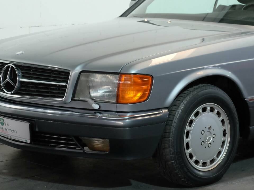 Image 17/34 of Mercedes-Benz 500 SEC (1991)