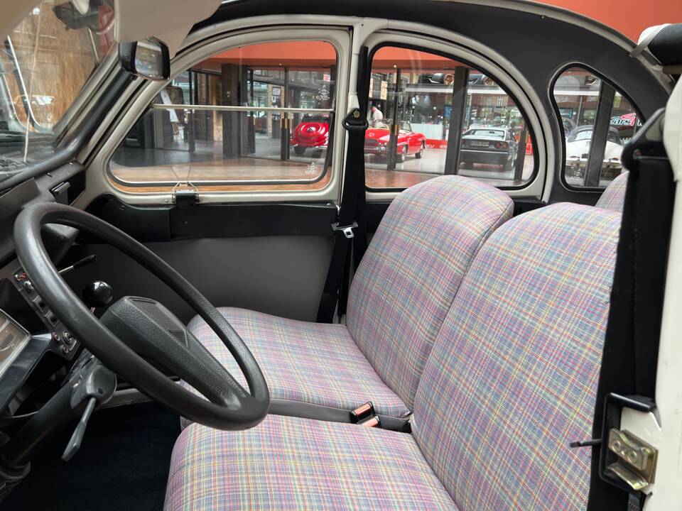 Bild 21/39 von Citroën 2 CV 6 Club (1988)