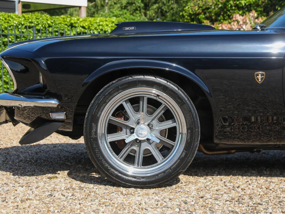 Image 23/50 of Ford Mustang 302 (1969)