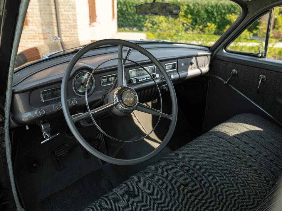 Image 37/50 of Dodge Coronet "Red Ram" (1953)