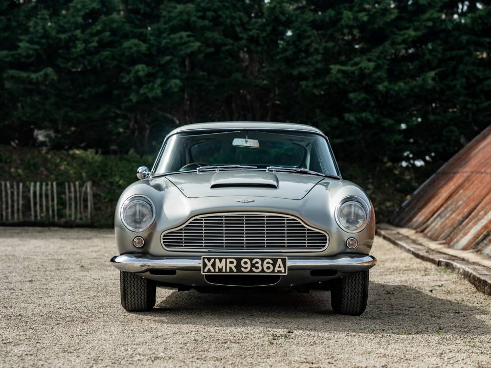 Image 9/43 of Aston Martin DB 5 (1963)