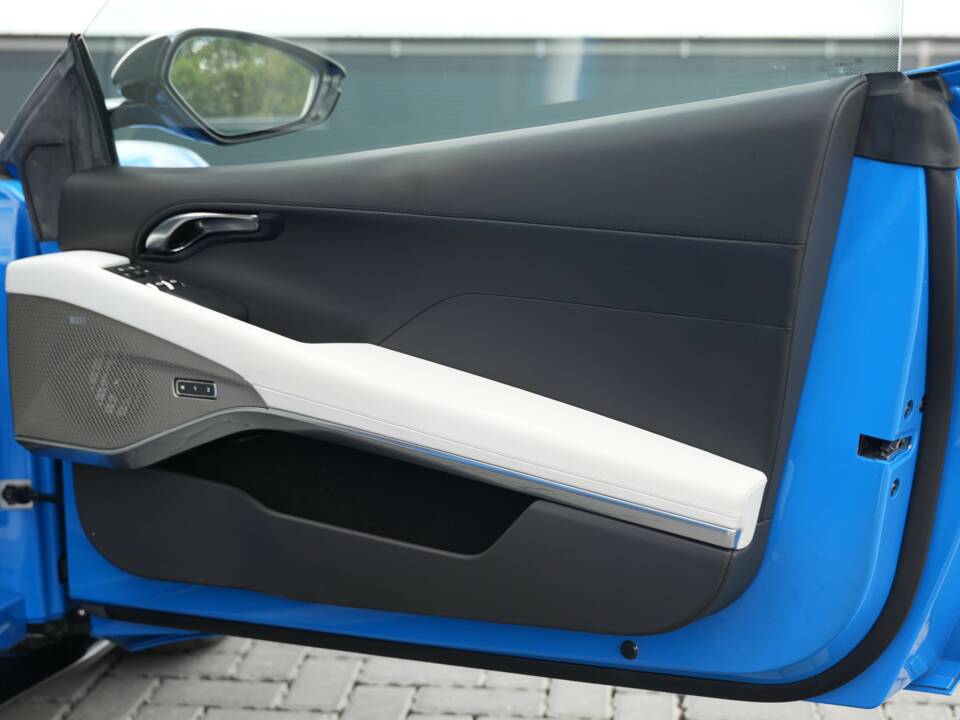 Image 14/50 of Lotus Emira "First Edition" (2022)
