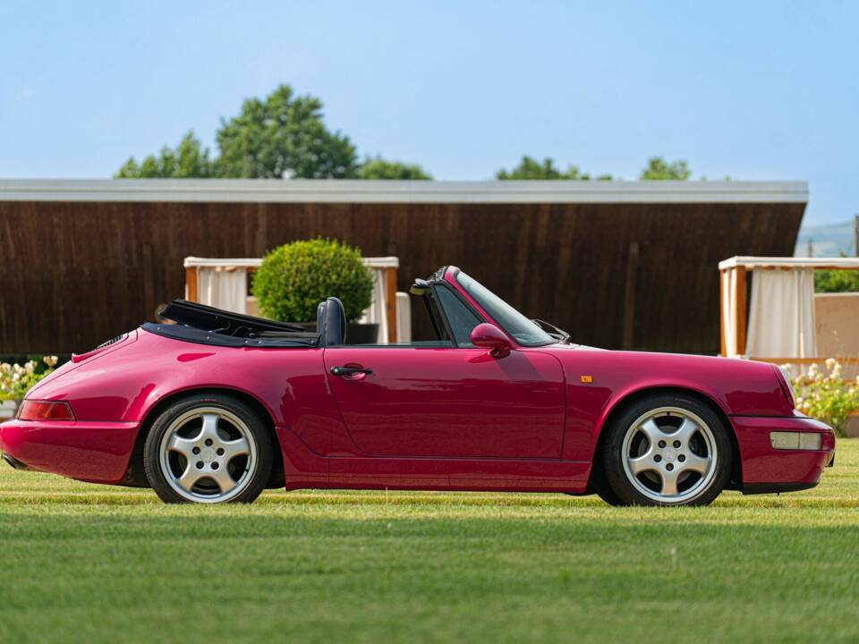 Obraz 11/50 pojazdu Porsche 911 Carrera 2 (1991)