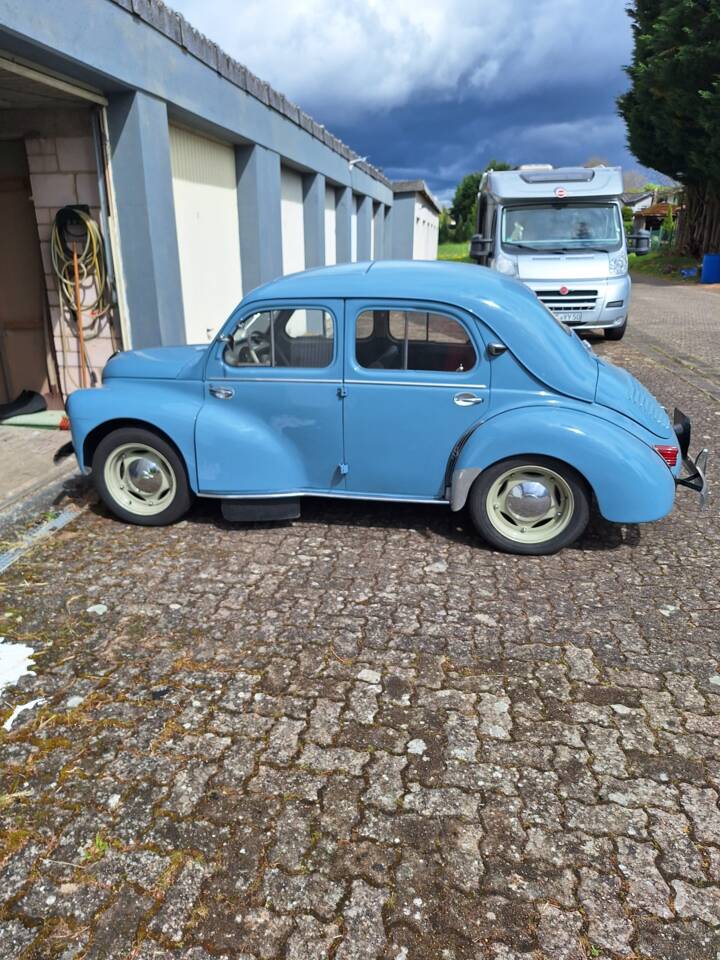 Image 2/9 of Renault 4 CV (1956)