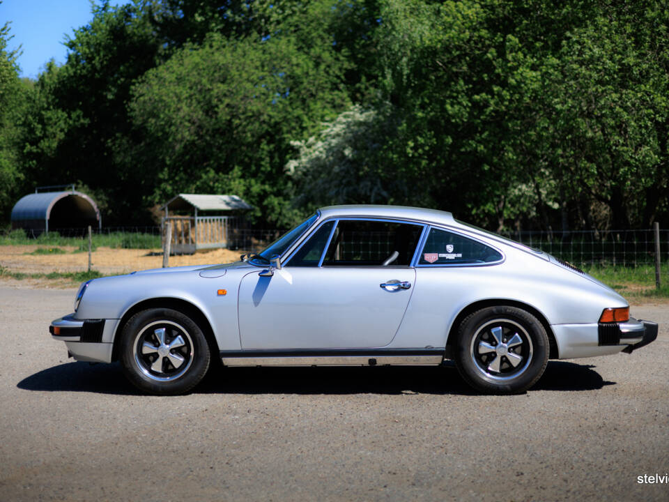 Image 19/42 de Porsche 911 2.7 (1974)