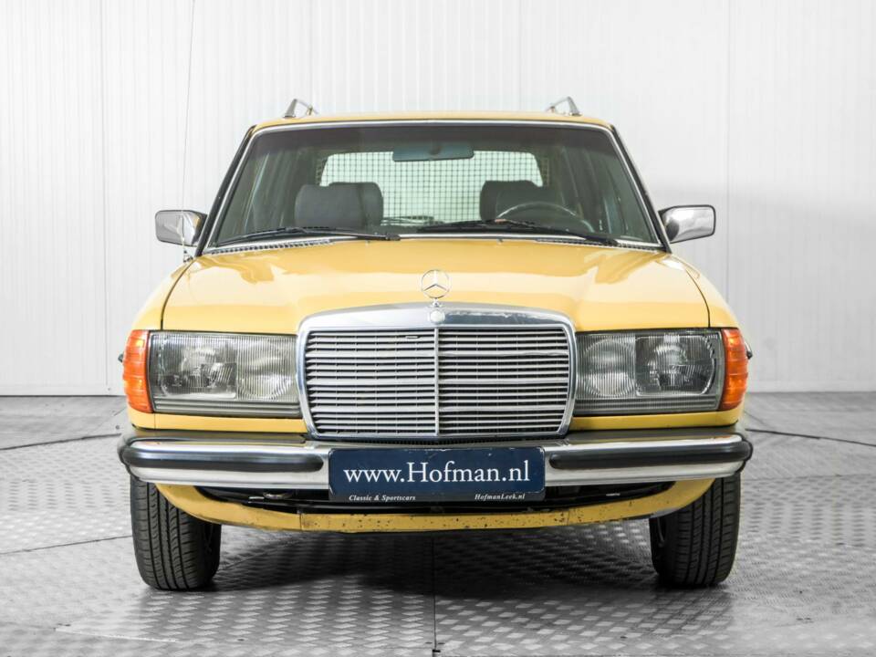 Bild 14/50 von Mercedes-Benz 300 TD Turbodiesel (1981)