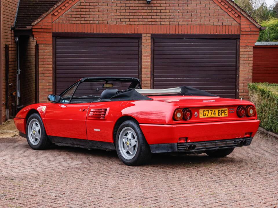 Image 3/42 of Ferrari Mondial T (1990)