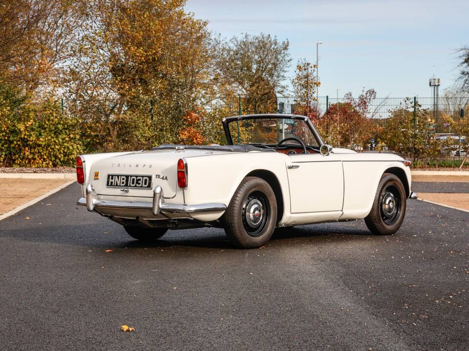 Image 9/42 of Triumph TR 4A (1966)