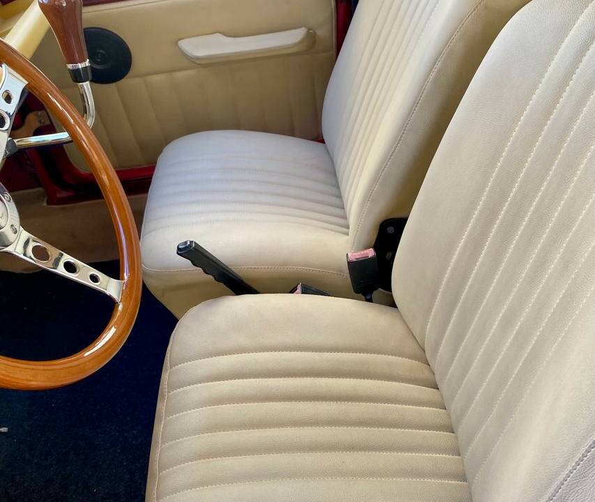 Image 22/91 of Renault R 4 F6 (1988)