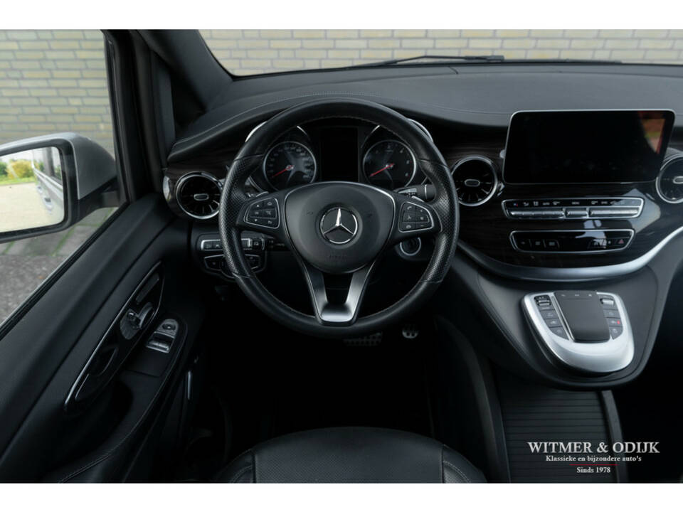 Image 12/28 of Mercedes-Benz V 300 d (2020)