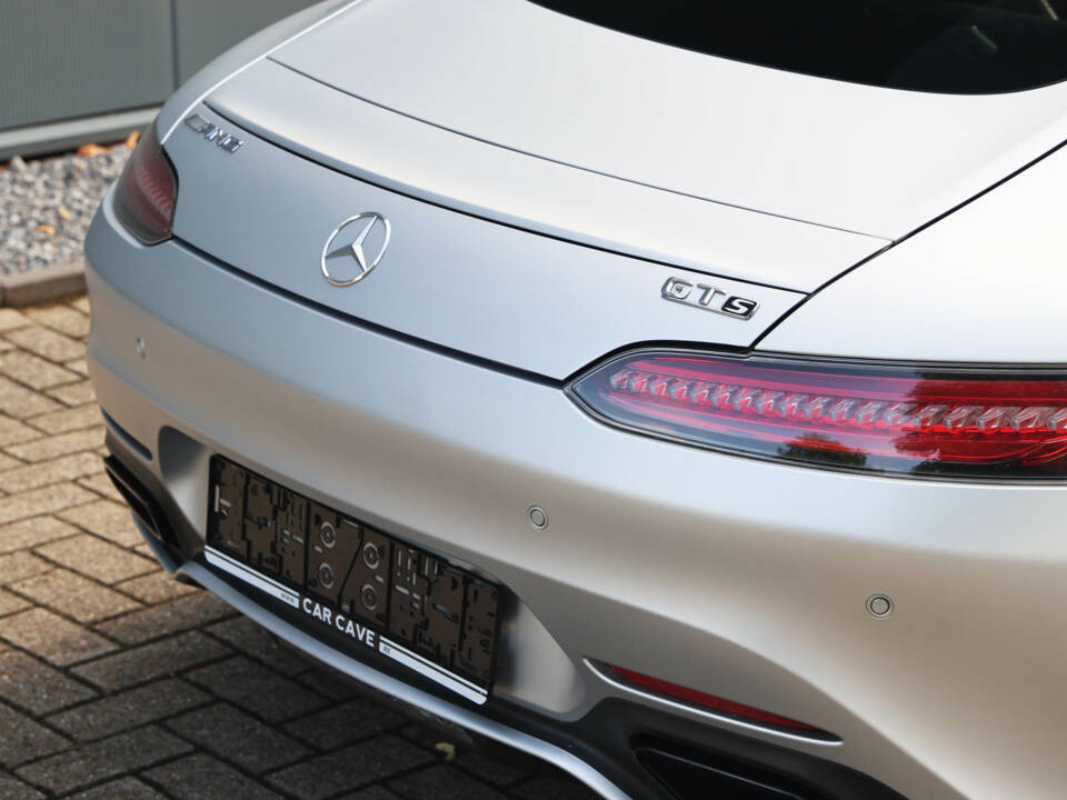 Image 13/56 of Mercedes-AMG GT-S (2017)
