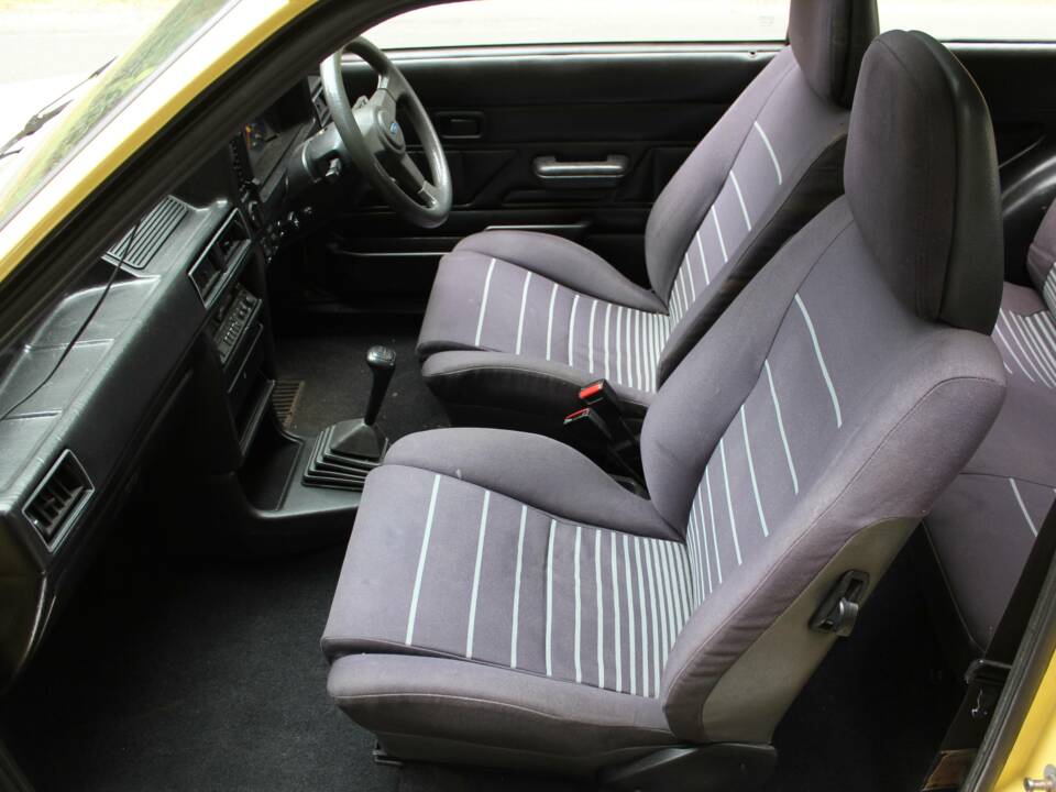 Immagine 12/19 di Ford Escort XR3 (1981)