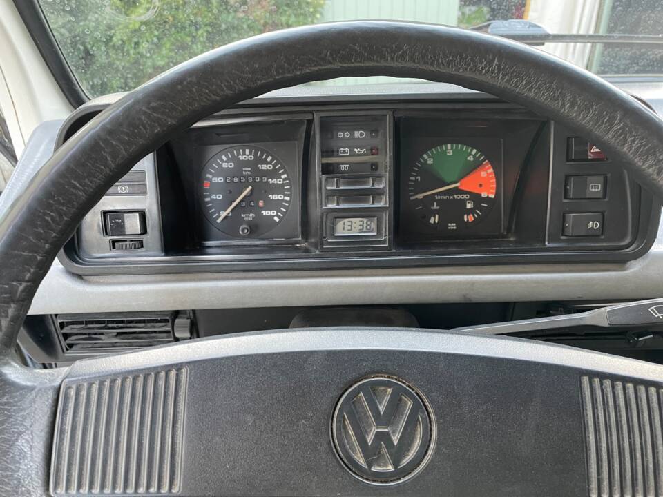 Bild 22/98 von Volkswagen T3 Westfalia 1.6 TD (1990)