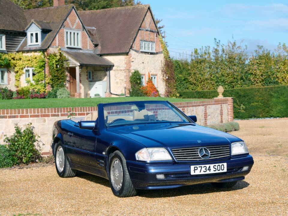 Image 20/50 of Mercedes-Benz SL 280 (1996)