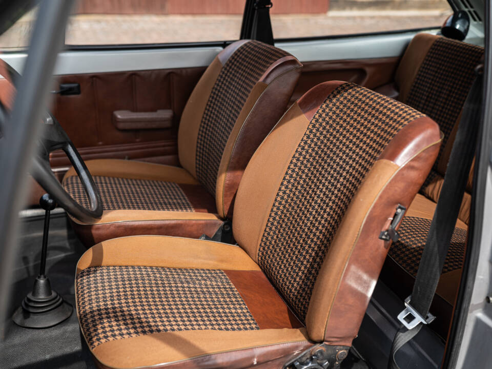 Image 22/36 of Ford Fiesta (1977)