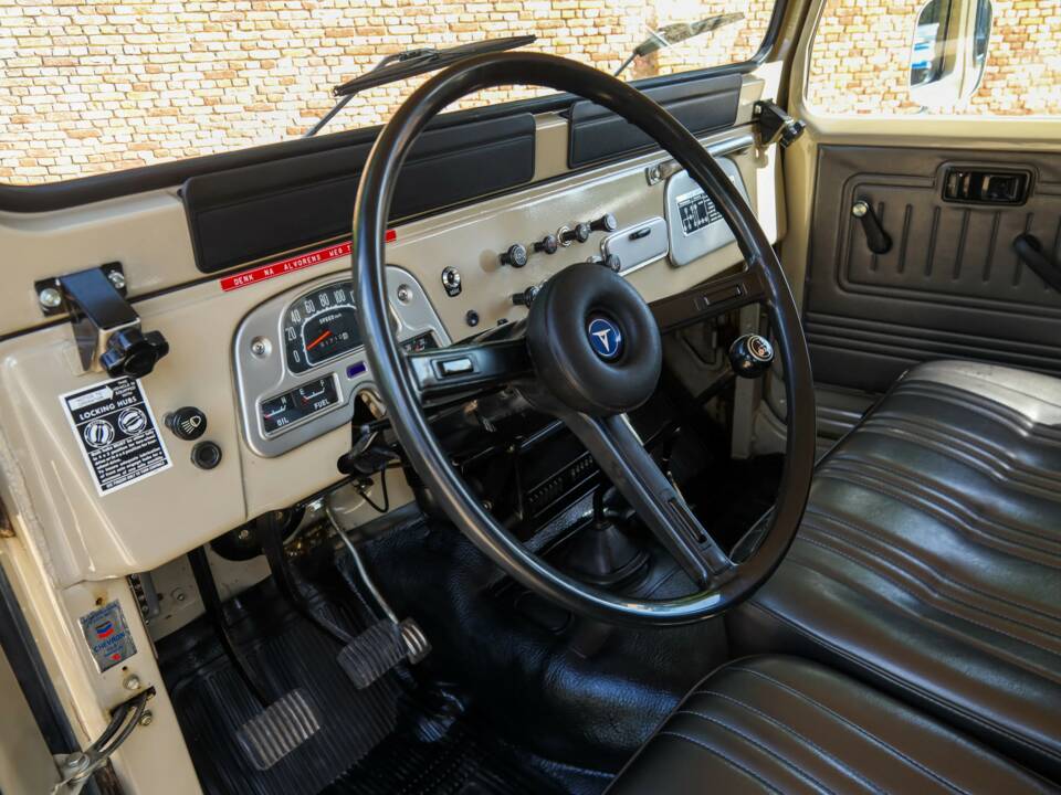 Bild 36/50 von Toyota Land Cruiser BJ 40 (1977)