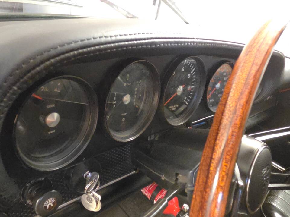 Image 32/79 of Porsche 912 (1969)