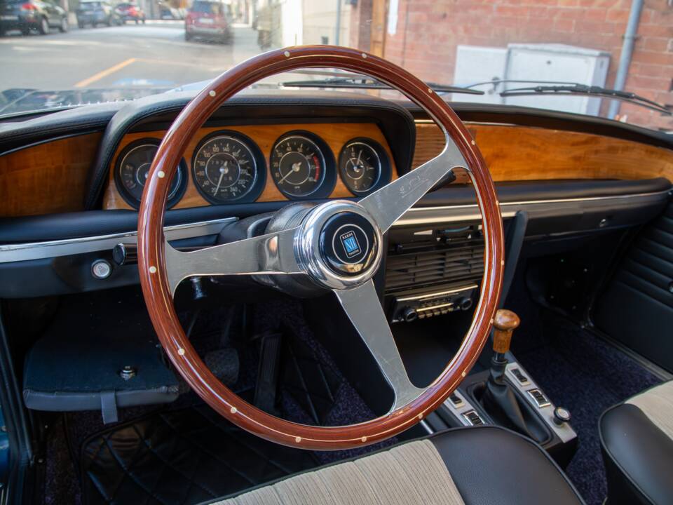 Image 20/56 of BMW 2800 CS (1969)