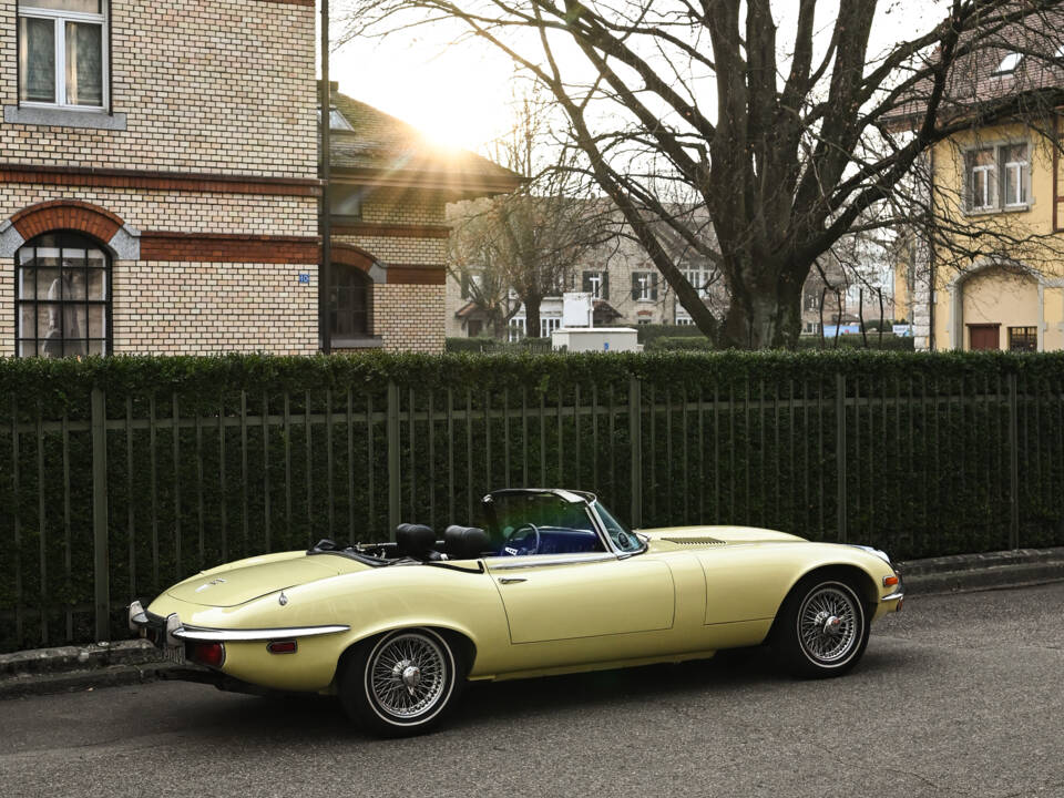 Bild 27/56 von Jaguar E-Type V12 (1973)