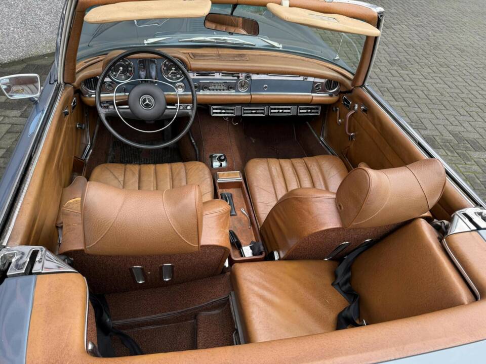 Immagine 32/50 di Mercedes-Benz 280 SL (1969)