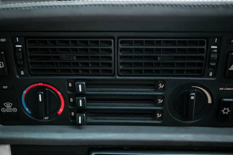 Bild 14/50 von BMW 635 CSi (1989)