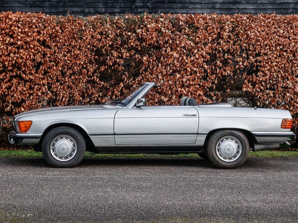Image 2/40 of Mercedes-Benz 450 SL (1977)