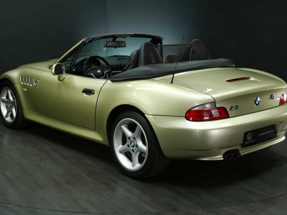 Bild 4/30 von BMW Z3 2.2i (2002)