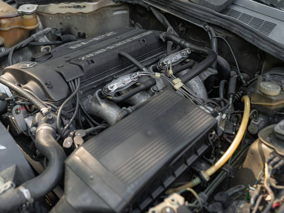 Image 50/50 of Mercedes-Benz 190 E 2.3-16 (1985)