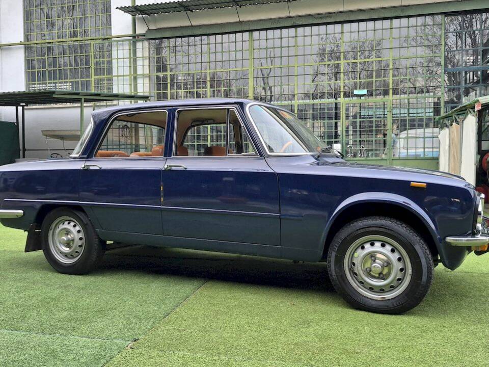Imagen 9/67 de Alfa Romeo Giulia Nuova Super 1600 (1977)